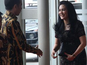 Gaya Kulineran Rieke Diah Pitaloka