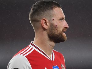 Bagi Mustafi, Luka Terjangan Kaki Vardy Tak Sesakit Hal Ini Bagi Mustafi, Luka Terjangan Kaki Vardy Tak Sesakit Hal Ini