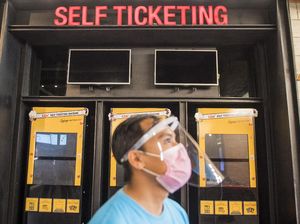 Jangan Asal Turunkan Masker ke Dagu, Ternyata Ada Risikonya Jangan Asal Turunkan Masker ke Dagu, Ternyata Ada Risikonya