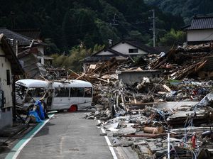 Ribuan Orang Terjebak Banjir di Jepang, Penyelamatan Masih Berlangsung Ribuan Orang Terjebak Banjir di Jepang, Penyelamatan Masih Berlangsung