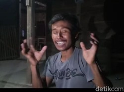 Detik Menit Pria di Ngawi Pindahkan Rumah Seorang Diri