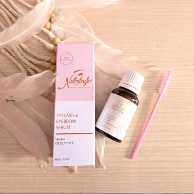 Nutrilash eye serum/www.instagram.com/nutrilash.serum/ Produk eye serum dari Nutrilash yang dibuat dari bahan alamu untuk memanjangkan dan menebalkan bulu mata
