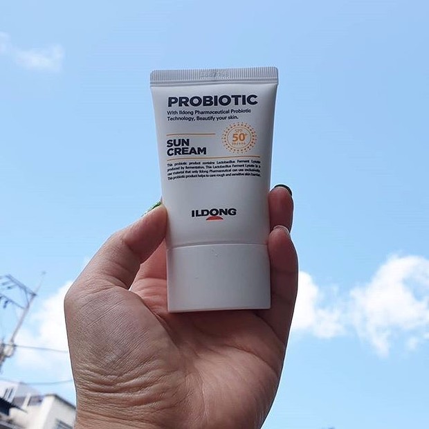 /www.instagram.com/firstlab_id/ Rekomendasi sunscreen dari Suhay Salim yang ringan di kulit