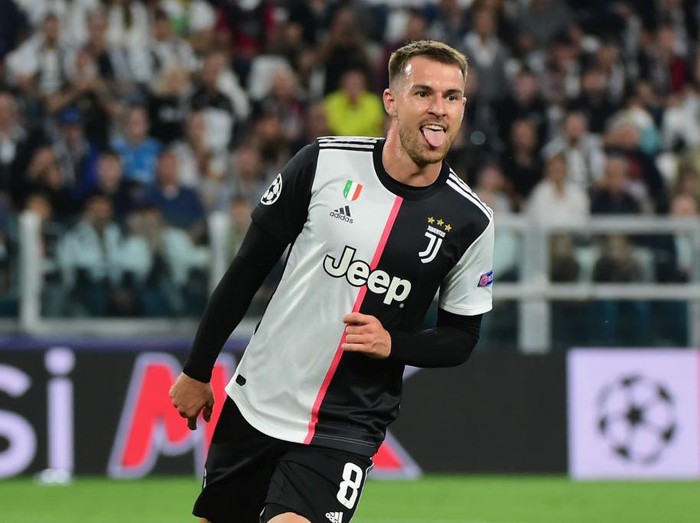 TURIN, ITALY - OCTOBER 01:  Aron Ramsey of FC Juventus looks during the UEFA Champions League group D match between Juventus and Bayer Leverkusen at Juventus Arena on October 1, 2019 in Turin, Italy.  (Photo by Pier Marco Tacca/Getty Images)