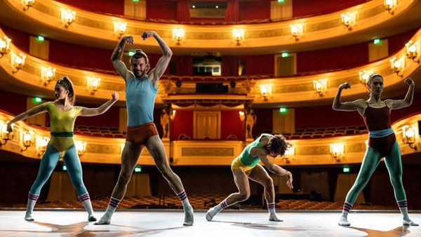 Melihat Latihan Ansambel Balet di Jerman