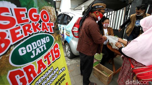 Di Sukoharjo Plastik dan Daun Jati Bisa Ditukar Nasi Lho