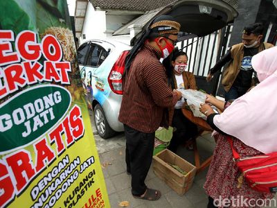 Di Sukoharjo Plastik dan Daun Jati Bisa Ditukar Nasi Lho