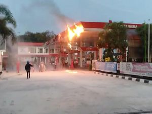 Atap SPBU di Jalan Klaten-Boyolali Terbakar