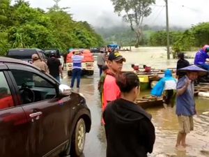 Banjir di Konawe Utara, Akses Lintas Provinsi Putus Banjir di Konawe Utara, Akses Lintas Provinsi Putus