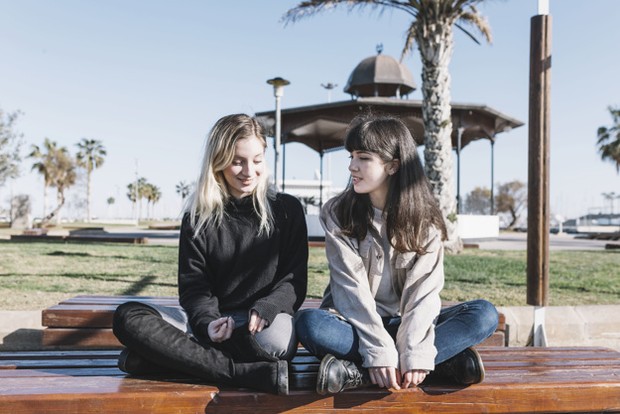 Saling terbuka satu sama lain