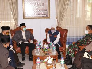 Cegah Penularan COVID-19, Forkopimda Jatim Salurkan Bantuan ke Pondok Gontor