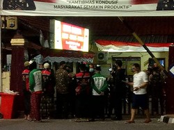 FPI Makassar Demo Desak Polisi Usut Tuntas Kasus Wanita Lempar Al-Quran