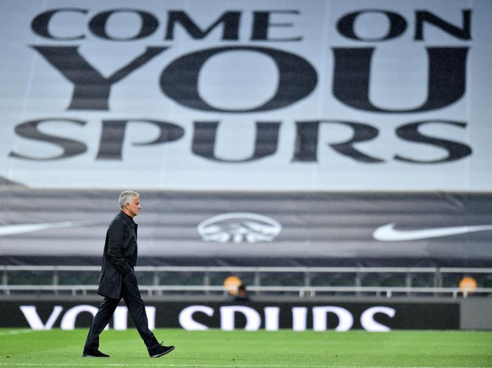 LONDON, ENGLAND - JUNE 19:  Jose Mourinho, Manager of Tottenham Hotspur walks out prior to the Premier League match between Tottenham Hotspur and Manchester United at Tottenham Hotspur Stadium on June 19, 2020 in London, England. (Photo by Glyn Kirk/ Pool via Getty Images)