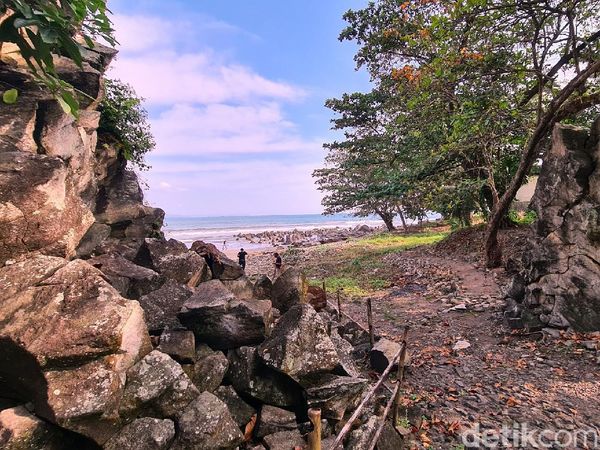 Foto: Gerbang Menuju Kerajaan Laut Selatan