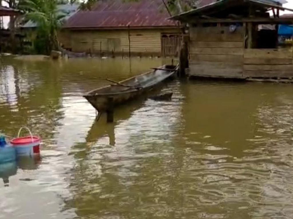 Konawe Utara Banjir Parah, 3 Kecamatan Terisolasi Konawe Utara Banjir Parah, 3 Kecamatan Terisolasi