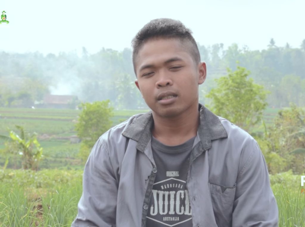 Mantan OB Jadi Petani, Sebulan Penghasilannya Rp 15 Juta Mantan OB Jadi Petani, Sebulan Penghasilannya Rp 15 Juta