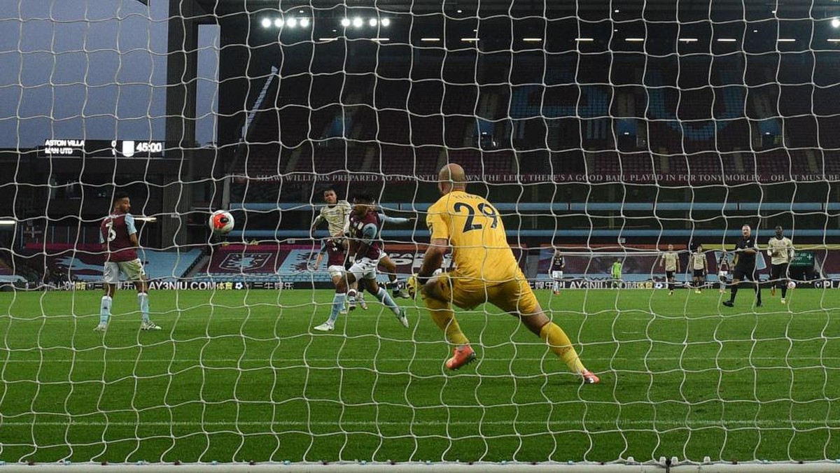 Mason Greenwood bikin gol jarak jauh ke gawang Aston Villa (Oli Scarff/Pool via Getty Images)