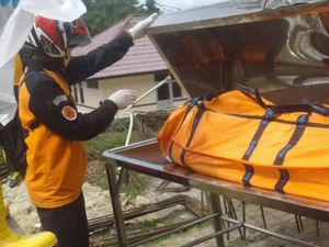 Jenazah Berkaus Paskibra di Sukabumi Nelayan Asal Pangandaran Jenazah Berkaus Paskibra di Sukabumi Nelayan Asal Pangandaran