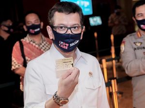Menparekraf Simulasikan Protokol Kesehatan di Bioskop