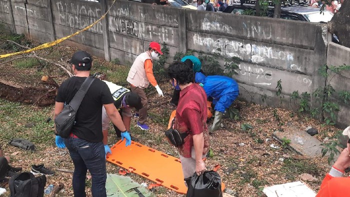 Polisi Evakuasi Jenazah Editor MetroTV Yodi Prabowo ke RS Polri