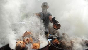 Produksi Arang Batok di Jambi Capai 500 Kg Per Hari Lho