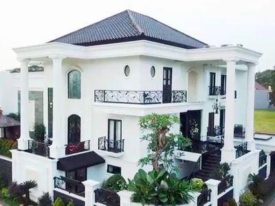 8 Rumah Artis Dipotret dengan Drone, Punya Prilly Latuconsina Termegah