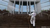 Sekjen KY Positif Corona, Seisi Gedung Disemprot Disinfektan