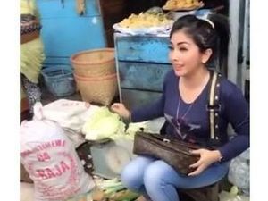 Cerita Tukang Sayur Unik, Mirip Syahrini hingga Berhasil Jadi Sarjana
