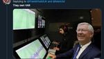 MU Menang, Twitter Gaduh... Ada Meme Sindir Sir Alex dan VAR