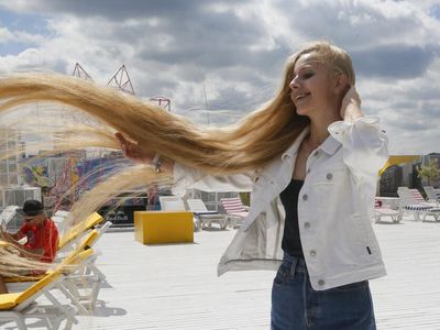 Wow! Ini Lho Gadis Pemilik Rambut Terpanjang di Ukraina