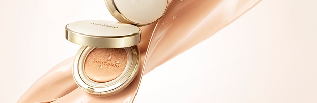 Sulwhasoo Perfecting Cushion EX juga mengandung manfaat untuk kulit, salah satunya adalah ekstrak jamur kuat yang dapat mengikat kelembaban ke kulitmu.