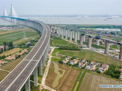 Jembatan Kabel Terpanjang di Dunia 11 Km Dibuka di China