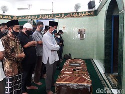 Suasana Haru Warnai Salat Jenazah Editor Metro TV yang Diduga Dibunuh