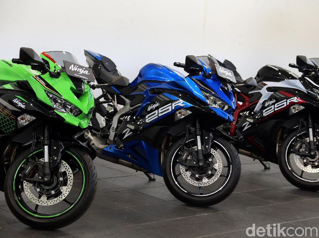 Pre Order Ninja ZX-25R: Antre dari Jam 2 Pagi, 100 Unit Langsung Ludes Pre Order Ninja ZX-25R: Antre dari Jam 2 Pagi, 100 Unit Langsung Ludes