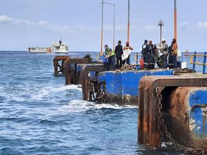 Evakuasi Kapal Feri Tuntas, Pelabuhan Padang Bai Bakal Operasi Lagi