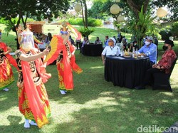 Kepincut Arsitektur Pendopo, Menteri Edhy Prabowo Kerasan di Banyuwangi