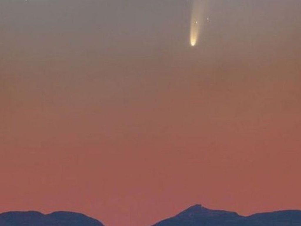 Neowise, Komet Paling Terang yang Dapat Dilihat dengan Mata Telanjang