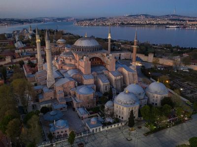 Melihat Lebih Dekat Hagia Sophia yang Kini Resmi Jadi Masjid