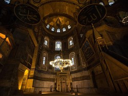 Paus Fransiskus Bersedih Hagia Sophia Diresmikan Jadi Masjid