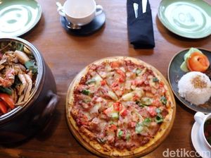 Menikmati Pizza hingga Kopi Gula Aren Enak di Teluk Palabuhanratu Menikmati Pizza hingga Kopi Gula Aren Enak di Teluk Palabuhanratu