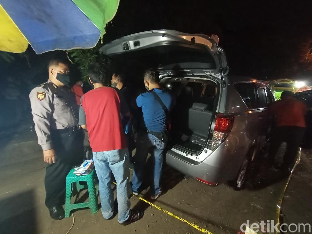 Ditemukan! Mobil Korban Perampokan di Kudus Ditinggal di Pinggir Jalan Ditemukan! Mobil Korban Perampokan di Kudus Ditinggal di Pinggir Jalan