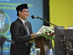 Mendes PDTT Digelari DR (HC) oleh UNY, Dinilai Berprestasi di Bidang Ini