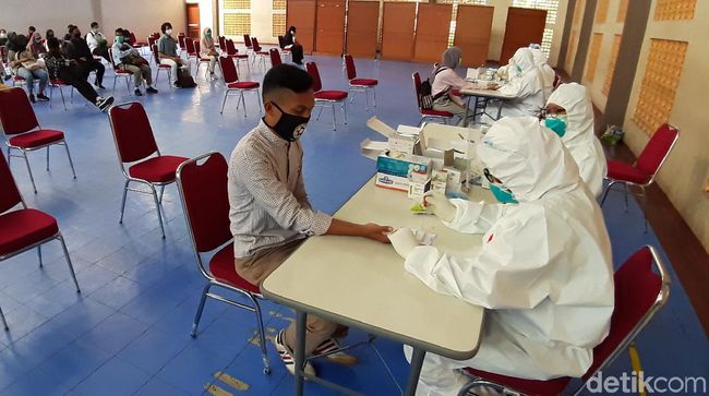 Panitia dan Peserta UTBK UNPAD Rapid Test, 5 Orang Reaktif Panitia dan Peserta UTBK UNPAD Rapid Test, 5 Orang Reaktif