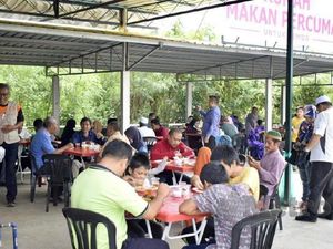 Mulia! Pasangan Ini Buka Restoran Gratis Untuk Bantu Orang Kekurangan Mulia! Pasangan Ini Buka Restoran Gratis Untuk Bantu Orang Kekurangan