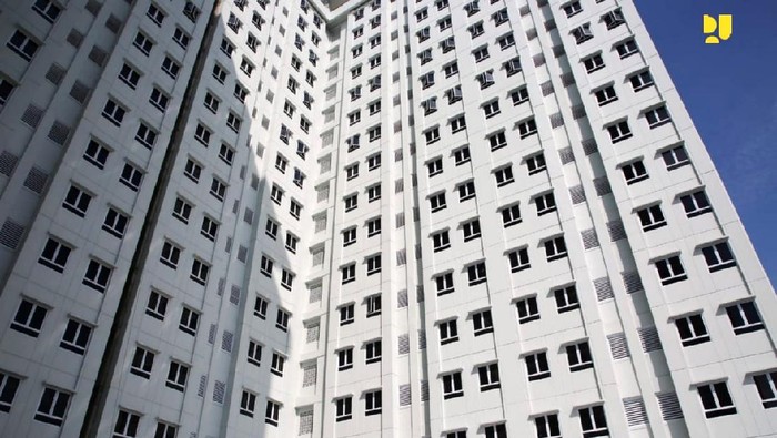 Rusun Pasar Jumat Sebentar Lagi Kelar Menteri Pekerjaan Umum dan Perumahan Rakyat (PUPR) meninjau progres pembangunan Rumah Susun (Rusun) Tingkat Tinggi Pasar Jumat, DKI Jakarta.