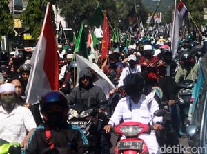 Aksi Ormas di Sumedang Tolak RUU HIP