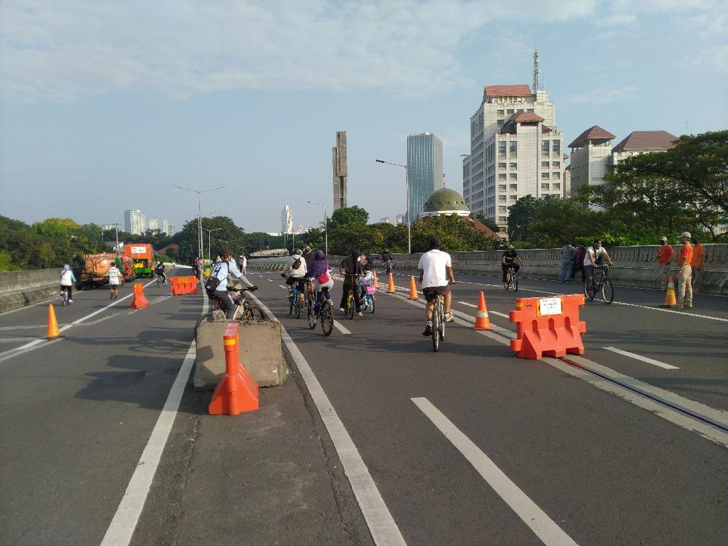 Ada Masyarakat Datang ke CFD JLNT Antasari Jaksel Abaikan Protokol COVID Ada Masyarakat Datang ke CFD JLNT Antasari Jaksel Abaikan Protokol COVID