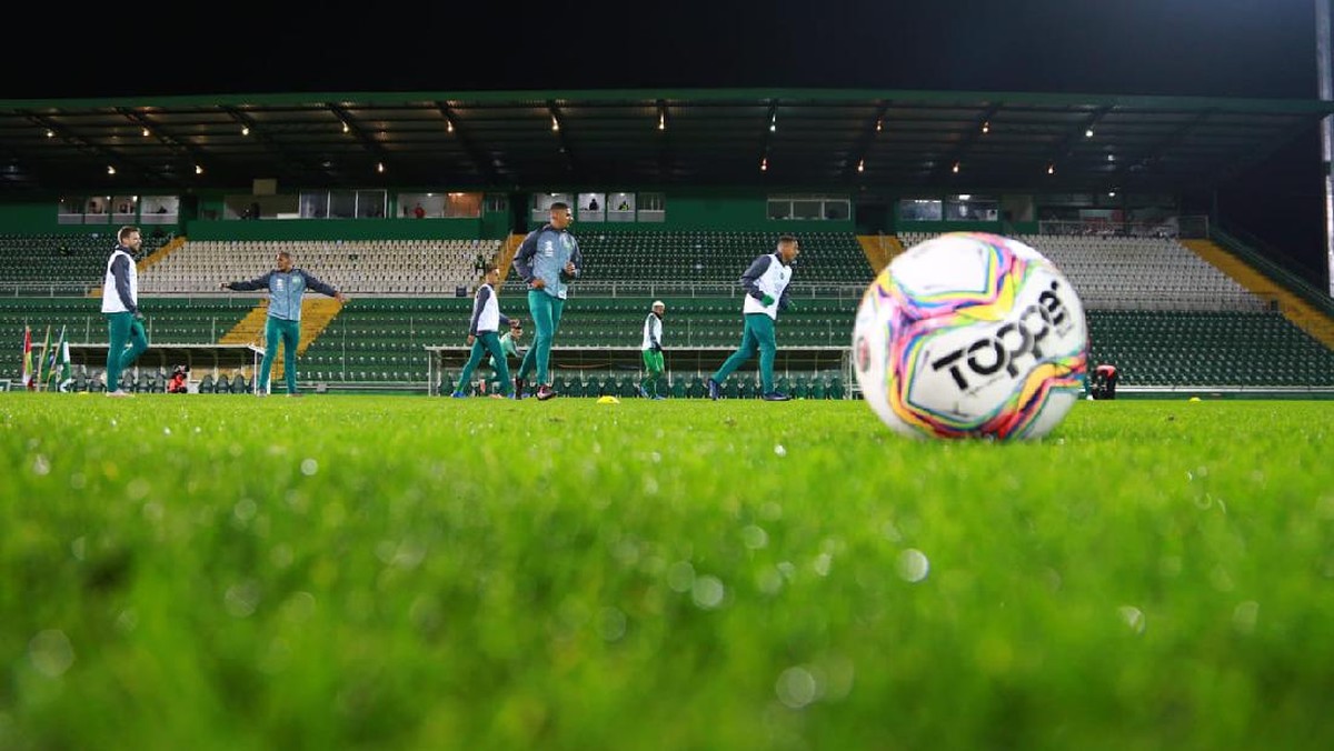14 pemain Chapecoense dilaporkan positif terkena COVID-19. Foto: Márcio Cunha/ACF