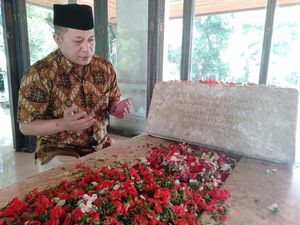 Sambut Harkopnas, Pimpinan Dewan Koperasi Ziarah ke Makam Bung Hatta