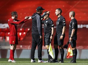 Klopp-Robertson Adu Mulut dengan Wasit Usai Liverpool Vs Burnley Klopp-Robertson Adu Mulut dengan Wasit Usai Liverpool Vs Burnley